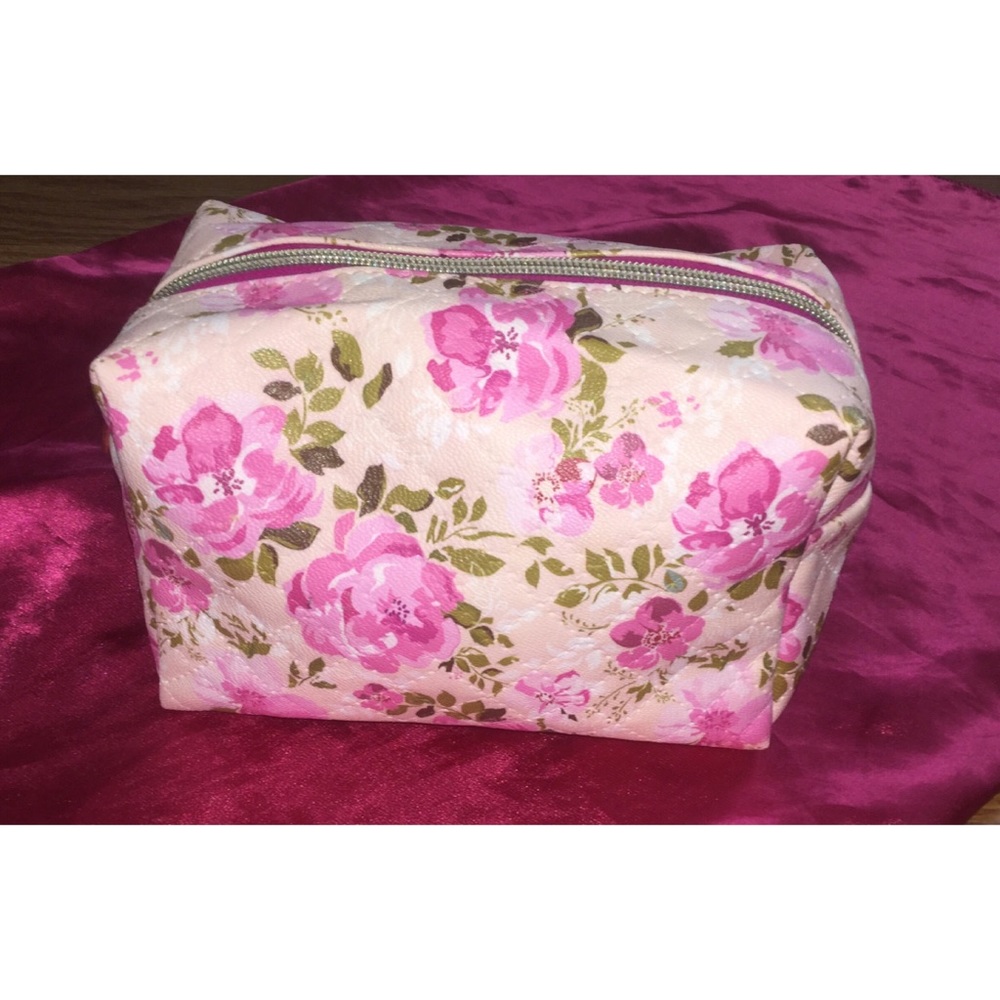 Betsey Johnson Inspired Floral Makeup Bag! 💕